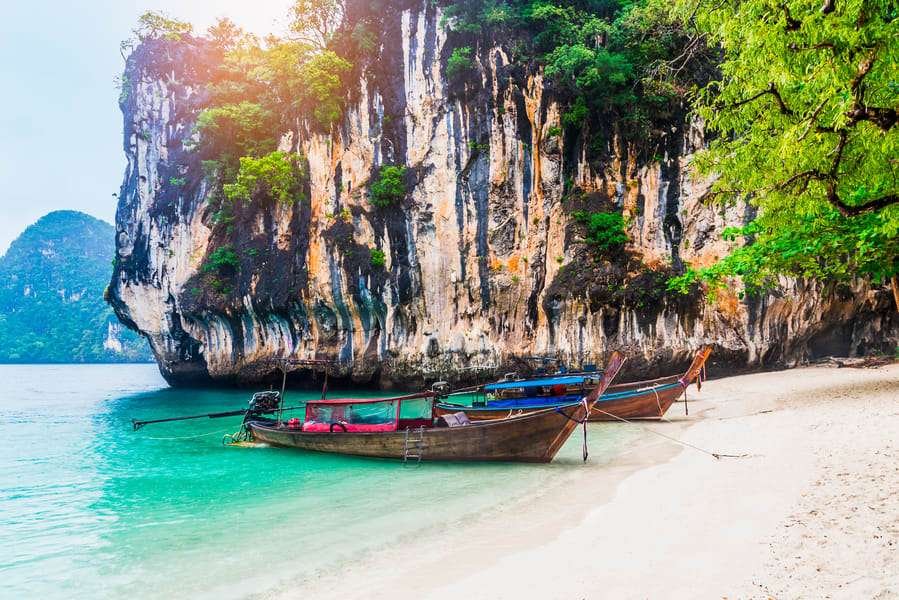 Kayaking at Hong Island Image