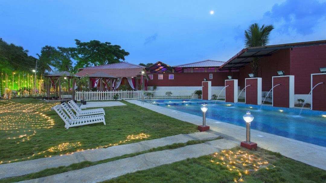 Swimming pool with sun beds & lounging area