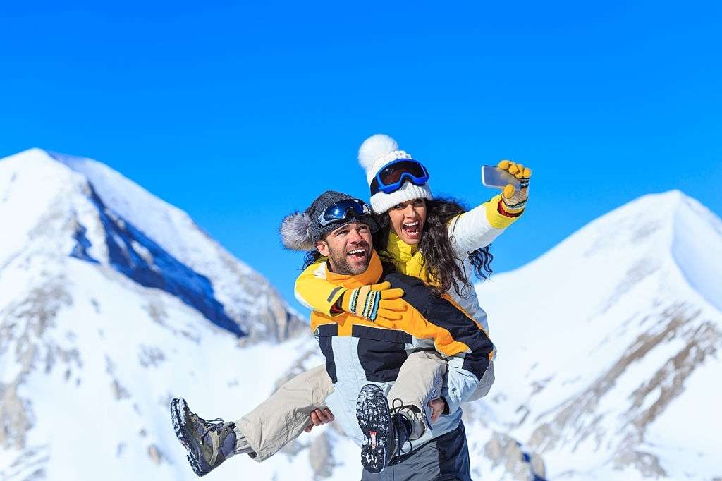 Couple enjoying their time in Manali