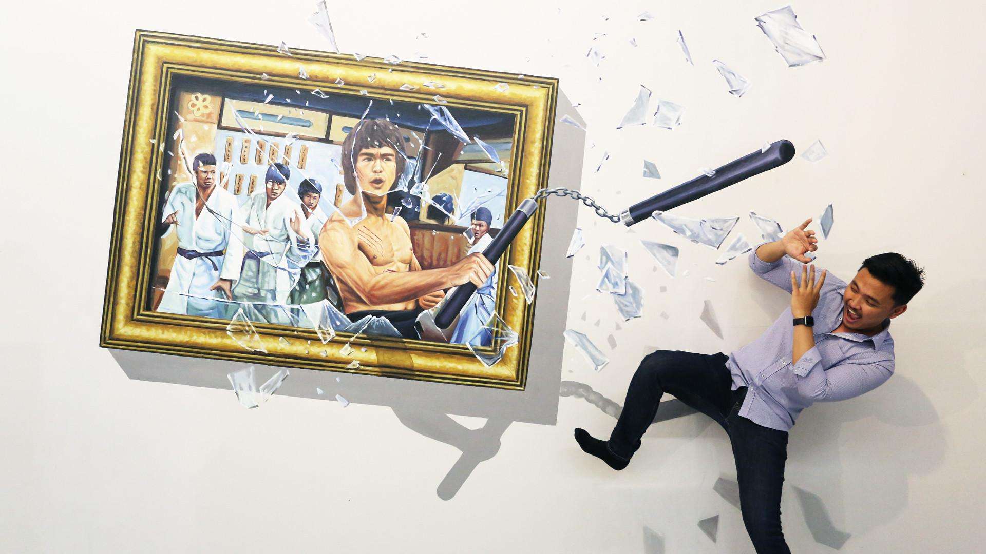 Have fun at Interactive Art Museum & Upside Down Zone