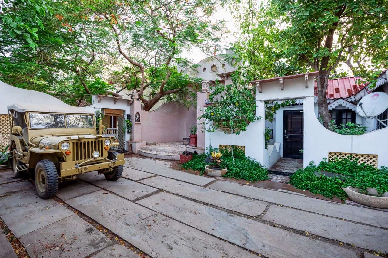 Nature Courtyard Image
