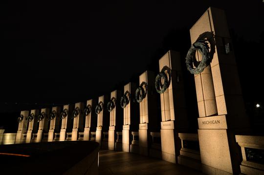 Big Bus Washington Dc Night Tour Image