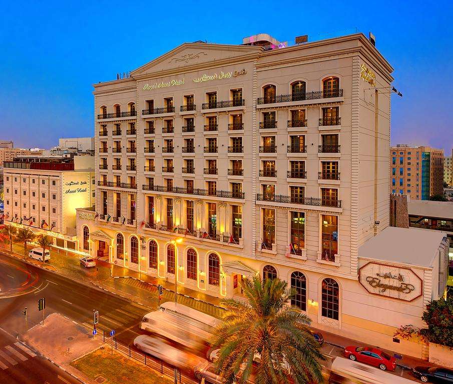 Royal Ascot Hotel, Dubai offers a rich stay