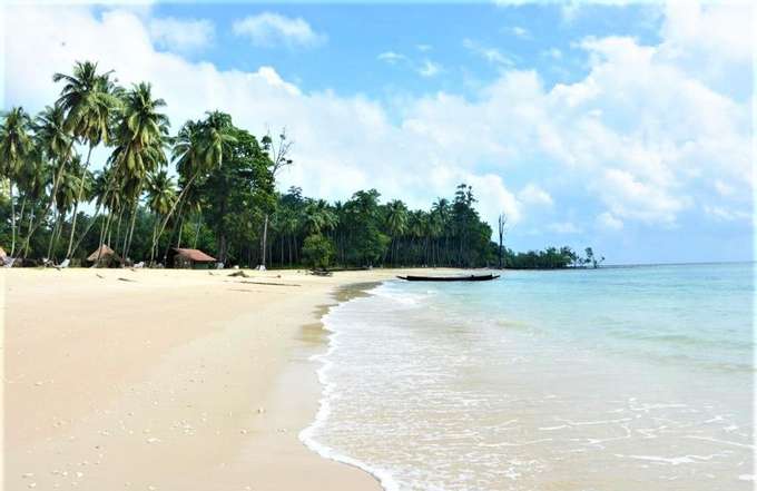 Stroll along the serene Morrice Dera Beach