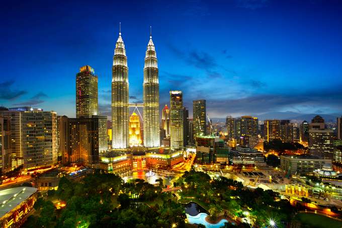 Night view of Petronas Twin Towers