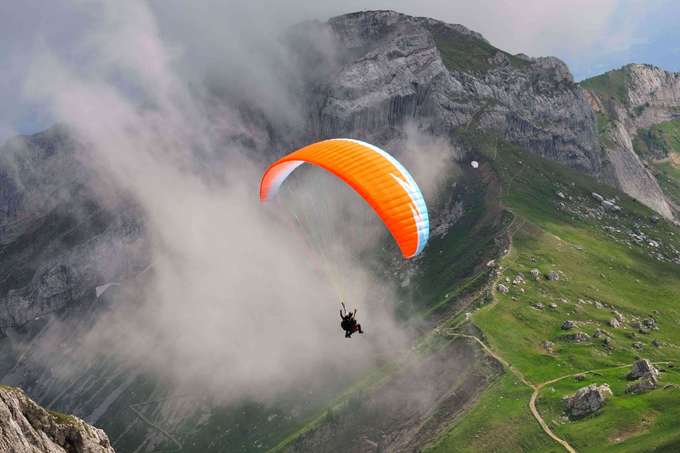 Have fun paragliding in Panchgani
