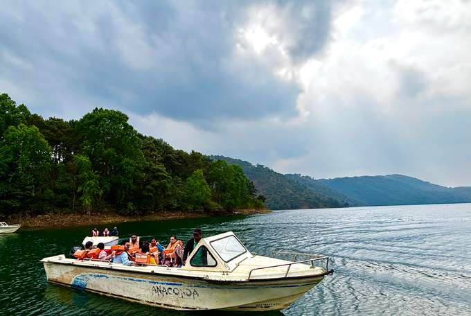 Glide across Umiam Lake’s stunning waters