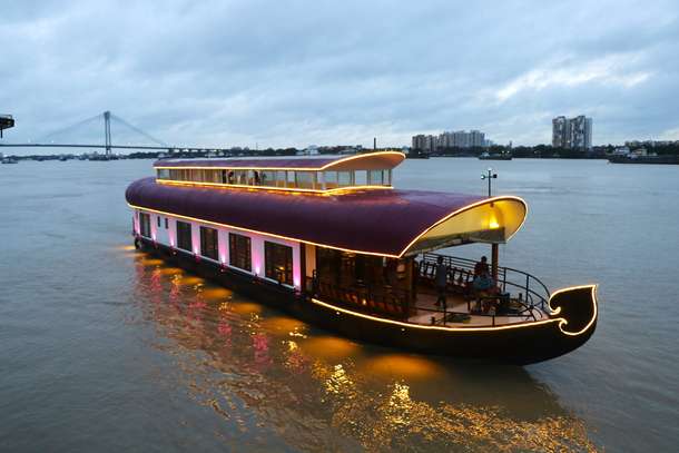 Cruise past landmarks and soak in Kolkata’s heritage on a 1 hour sailing adventure