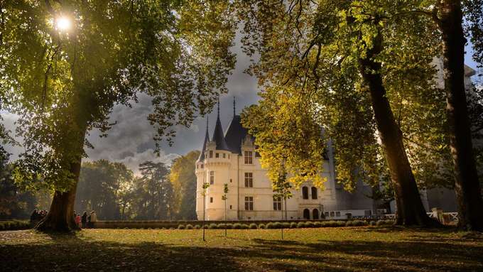 Stroll through the 19th-century English-style gardens