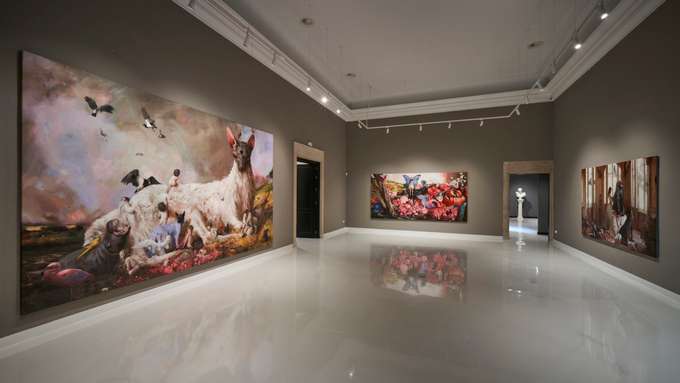 Explore the Guillermo Lorca room