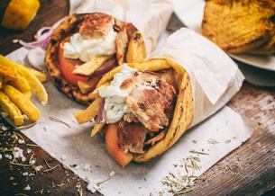 Iirycfl9zt4q32qui885jppxgc3e souvlaki wrap gioiak2 depositphotos