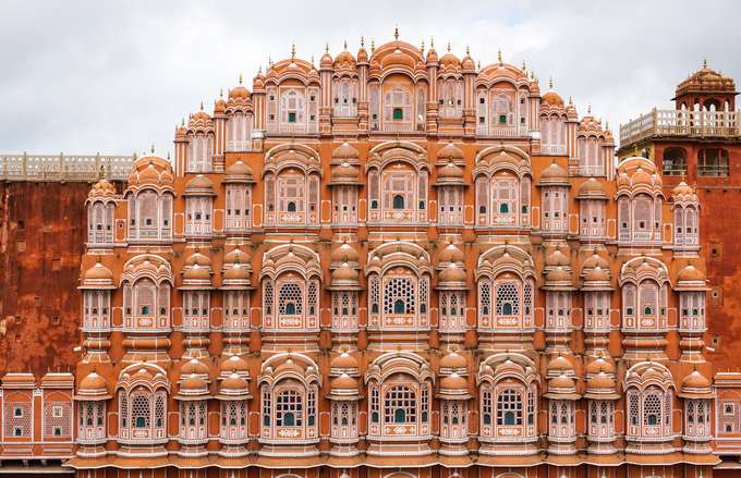 Stroll through the old city of Jaipur and appreciate the beauty of the gorgeous Hawa Mahal