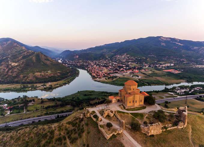 Enjoy senic views of the Mtkvari River