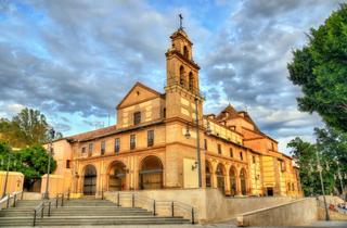 Imoyngio6oiree6sicwt1j4giuhj shutterstock 555200287