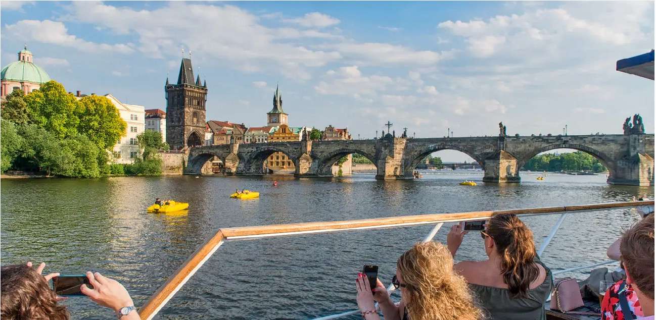 Hop On Hop Off Prague Image