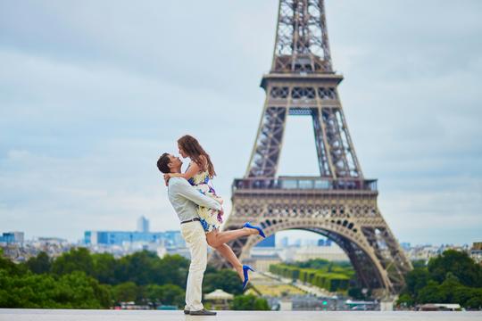 Romantic Journey to Paris | Honeymoon Escapade Image