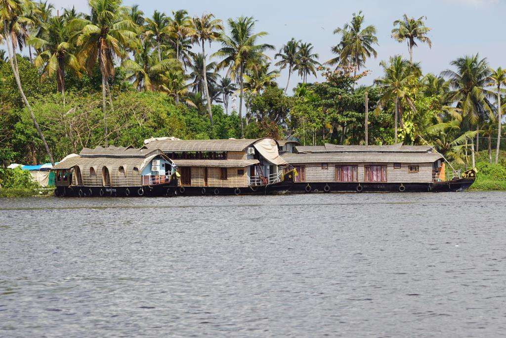 Exterior View of House boats