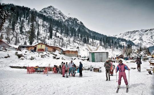 Skiing In Manali at Solang Valley Image