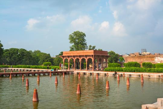 Srinagar Sightseeing Tour with Hazratbal Shrine Image