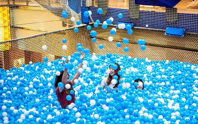 Get into the fun ambiance of Airzone Singapore