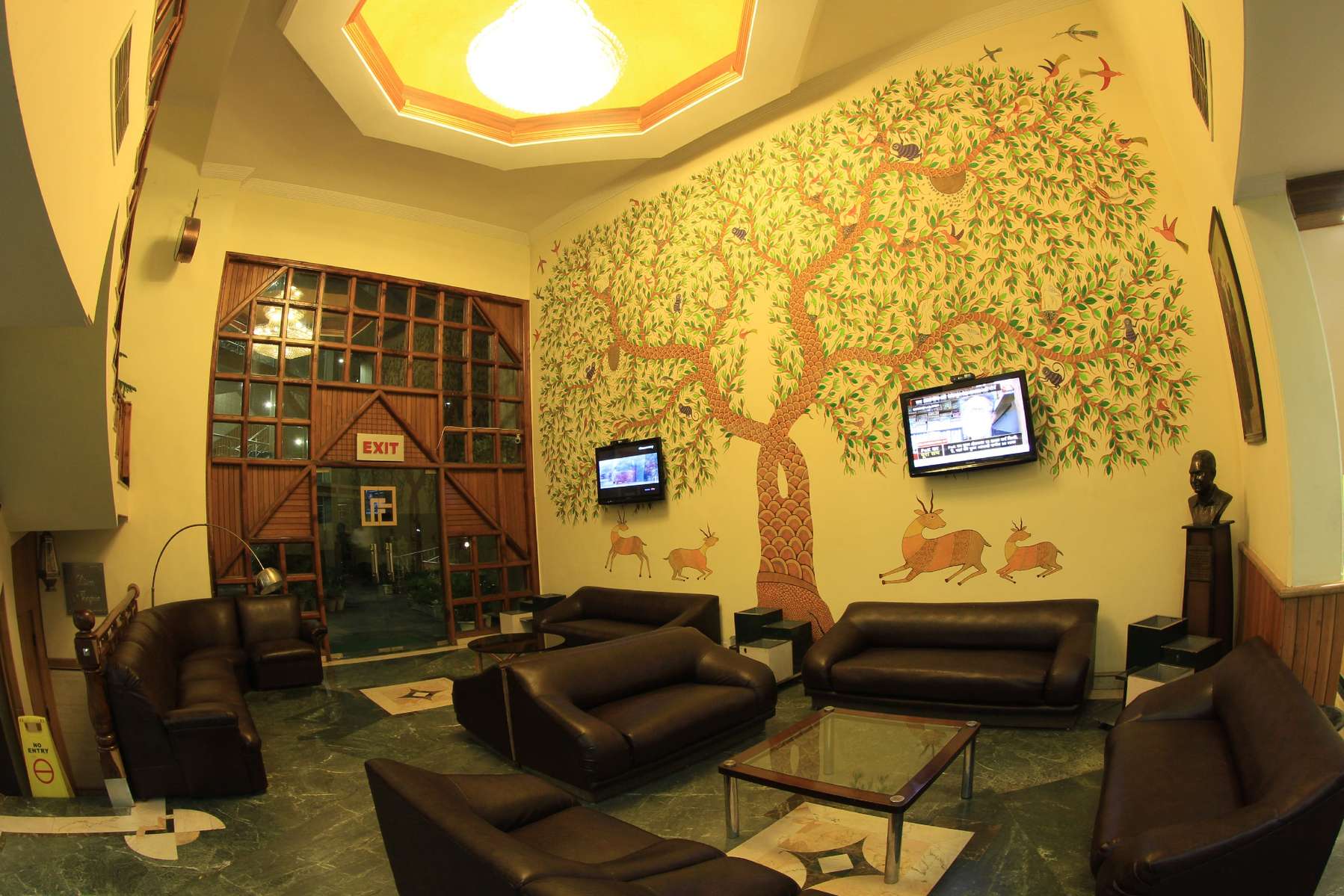 Piccadily Manali Image