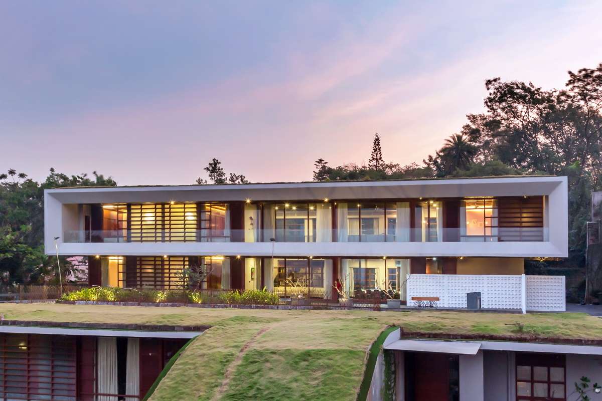 Front view of the Villa