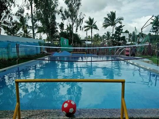 De Roots Resort Image