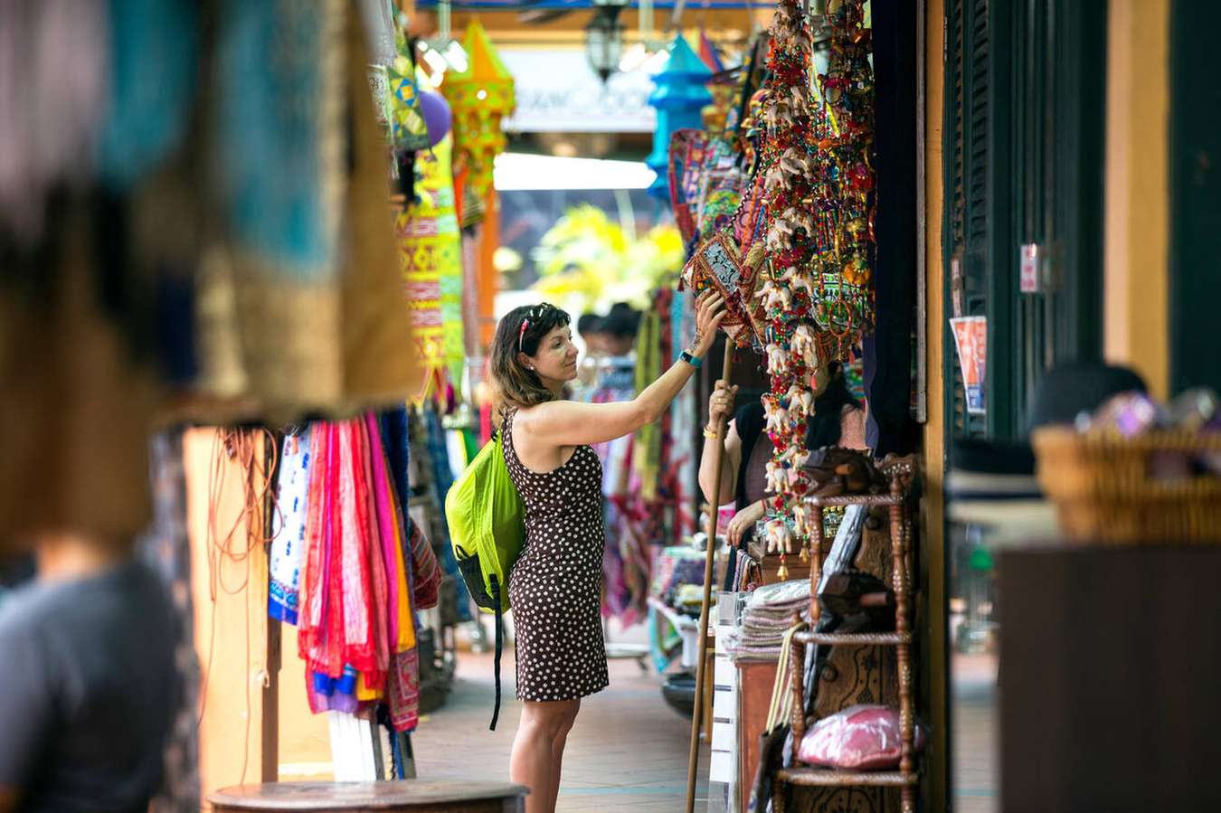 Enjoy a 2-hour guided market exploration tour in Trivandrum