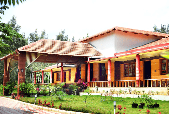 Lakeside Homestay with Adventure Activities in Sakleshpur Image