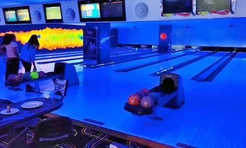 Bowling In Mumbai Image