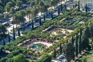 Kgpfnh9pgghxgexis0697esxvezu shutterstock 2087760568