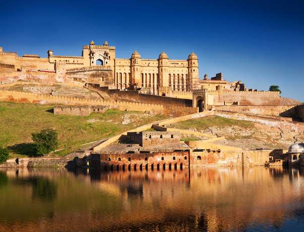 Admire the grandeur of Amer Fort, one of the most iconic forts in Jaipur