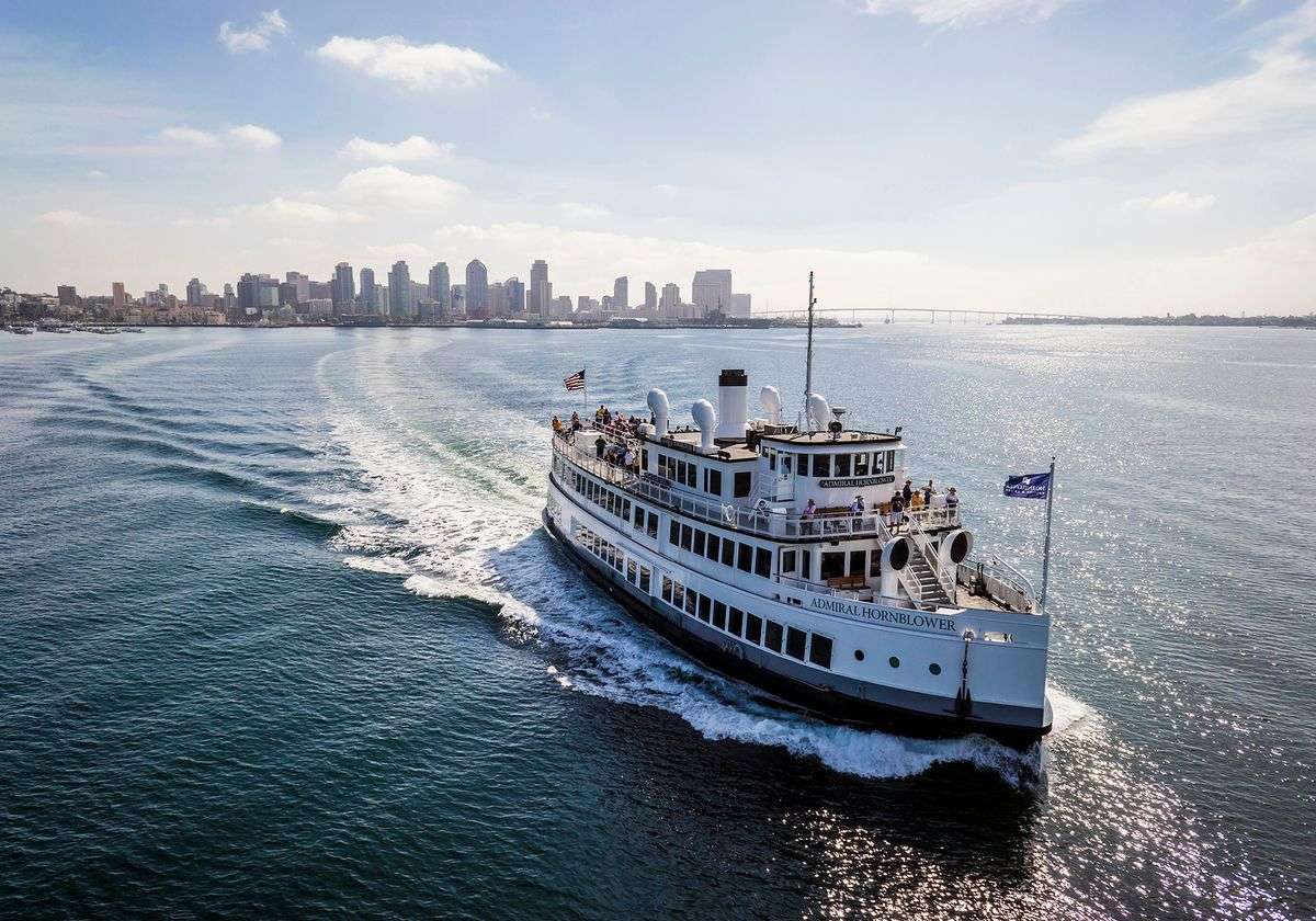 Have great cruise on the waters of San Diego
