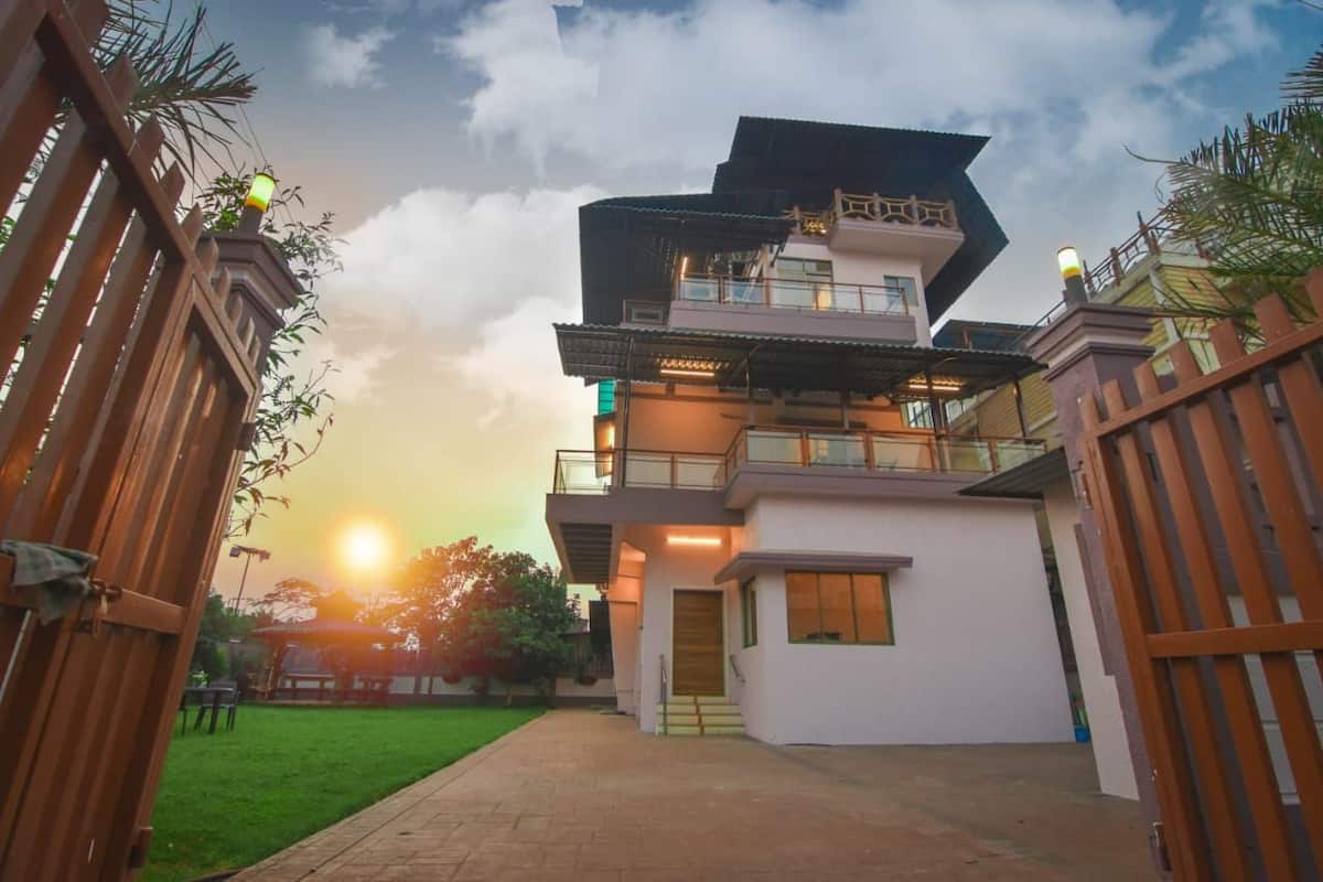 Lavish Villa With Private Pool In Lonavala Image