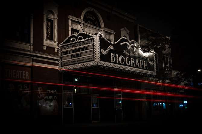 Get ready for a spine-chilling ghost walking tour in Chicago