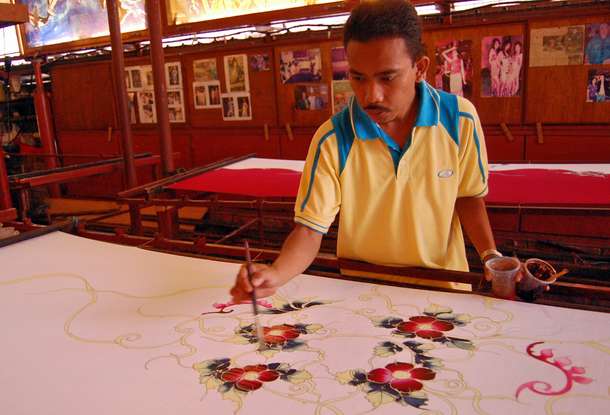 Kw12nplhnhtxsvt9gdl6wpknw8wh 1521292883 malaysian batik