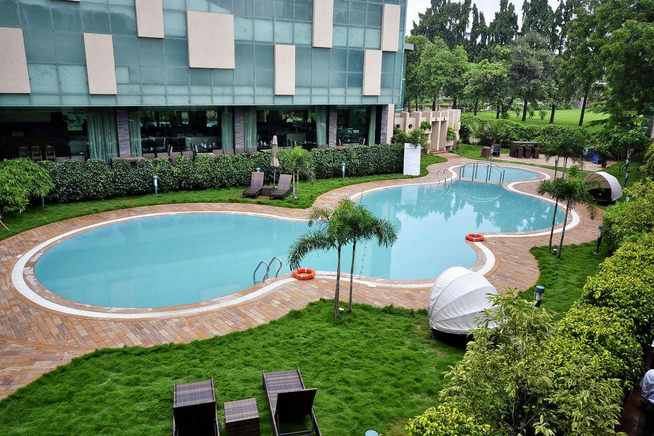 Boulevard 9 Luxury Resort & Spa Image