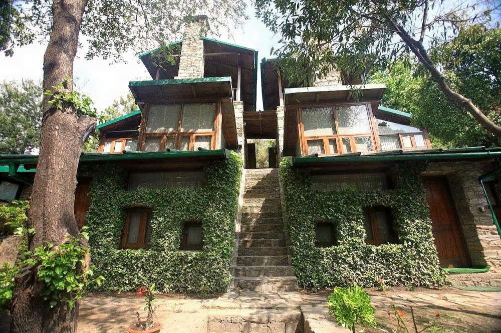 Front view of the property