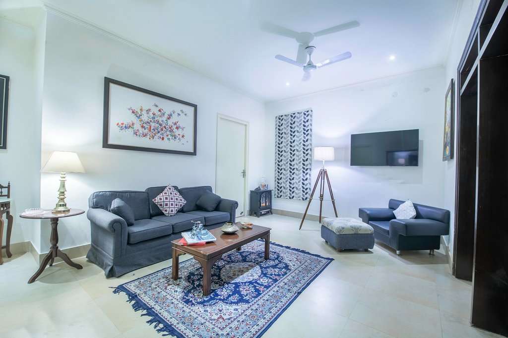 A Quiet Hideaway amidst Scenic Mountains in Lansdowne Image