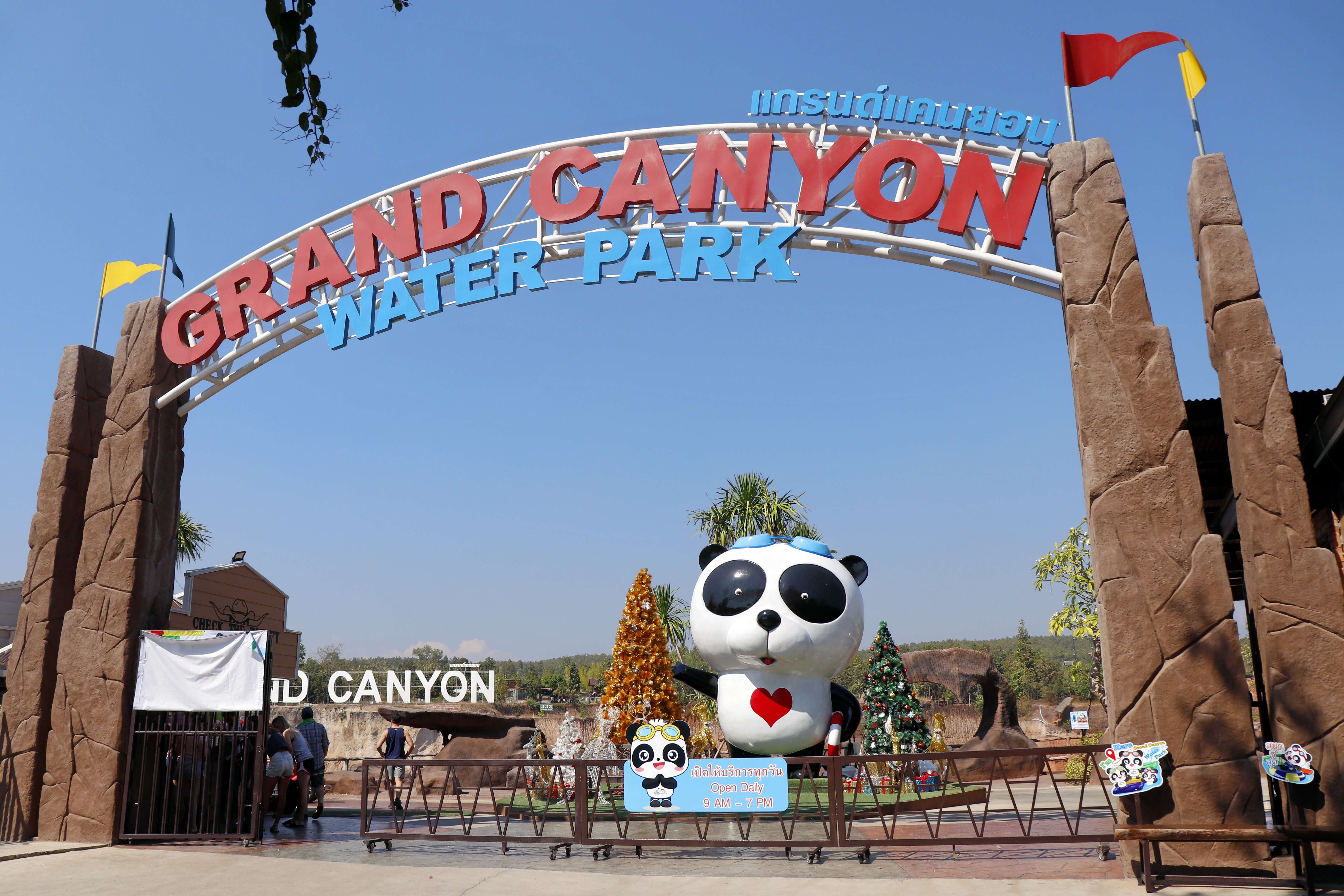 Go to Grand Canyon Water Park to have some fun time