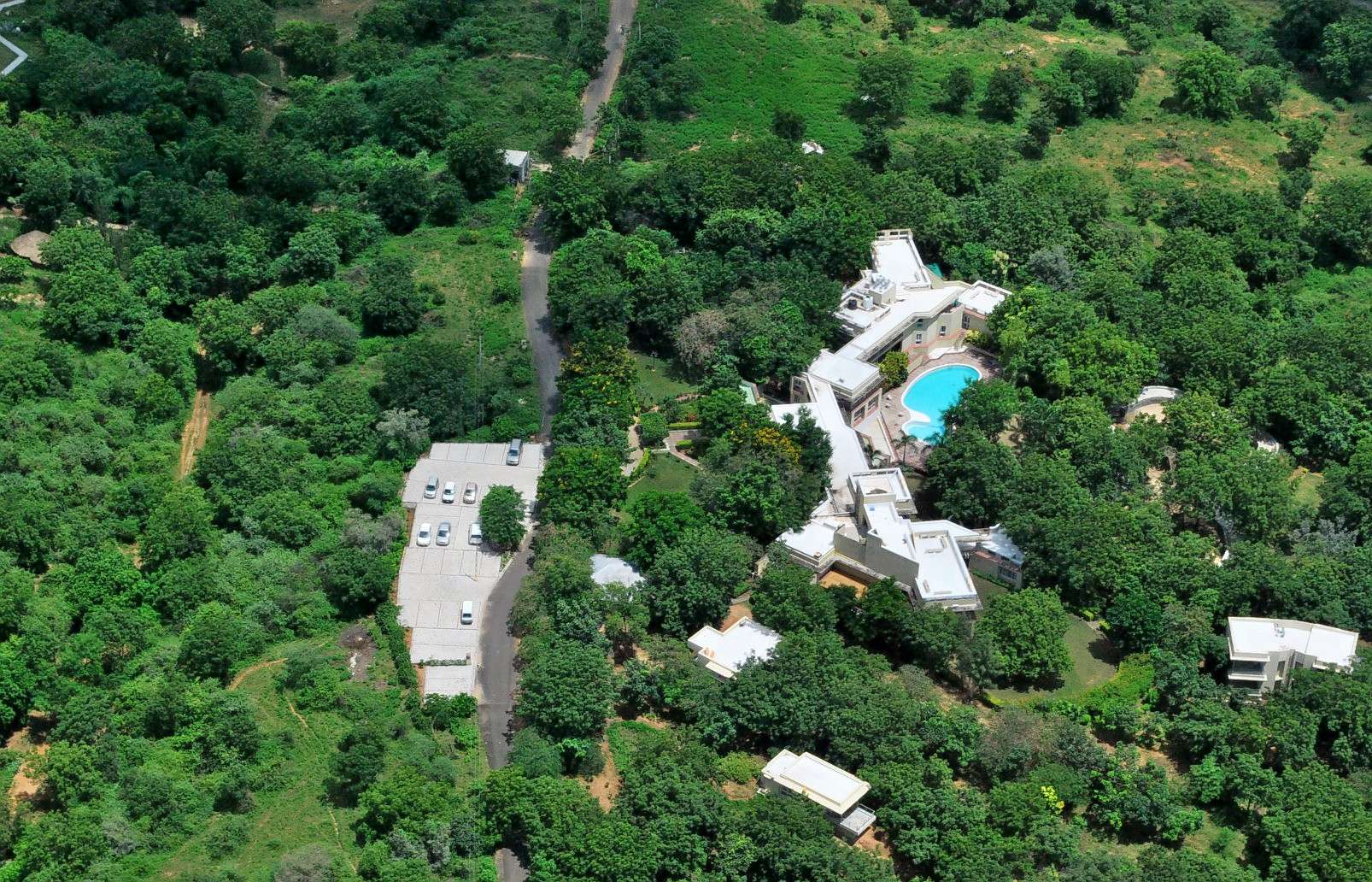 Aalloa Hills Resort Gandhinagar