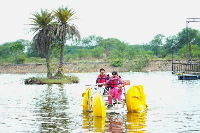 Try something new with this easy-paced, refreshing aqua cycling experience