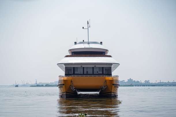 Glide along the tranquil Arabian Sea from Marine Drive in Kochi