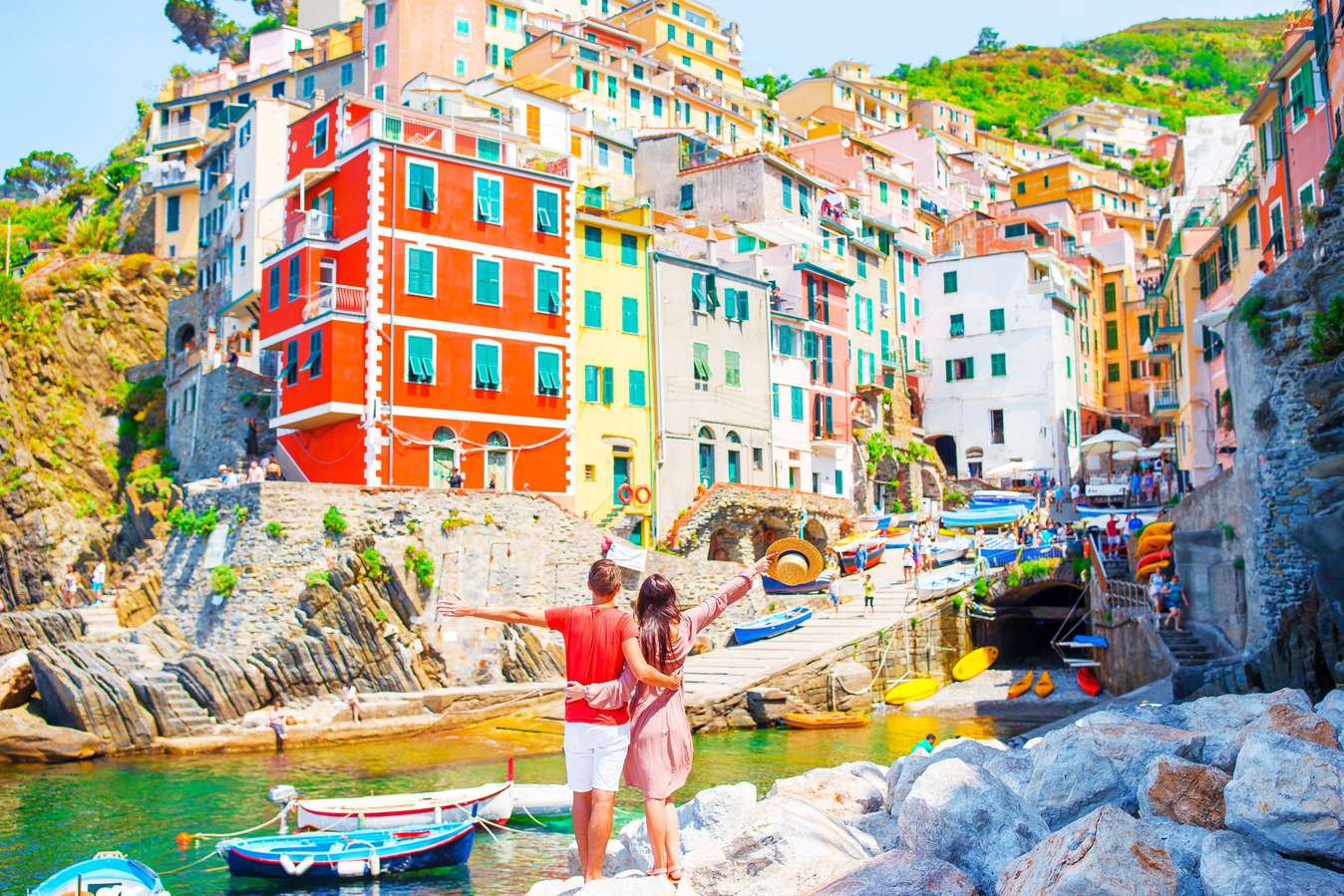 Capture the picturesque colourful houses in Burano, Venice