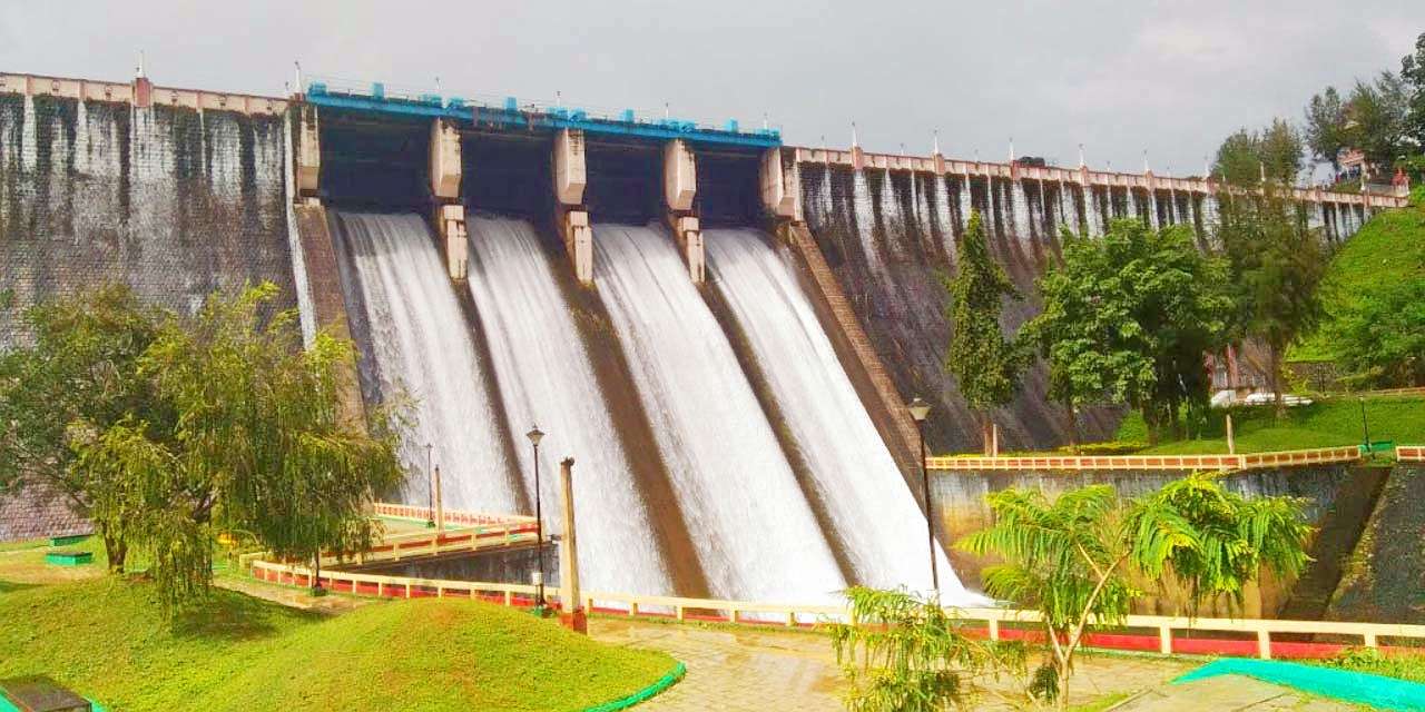 Neyyar Dam Boating Image
