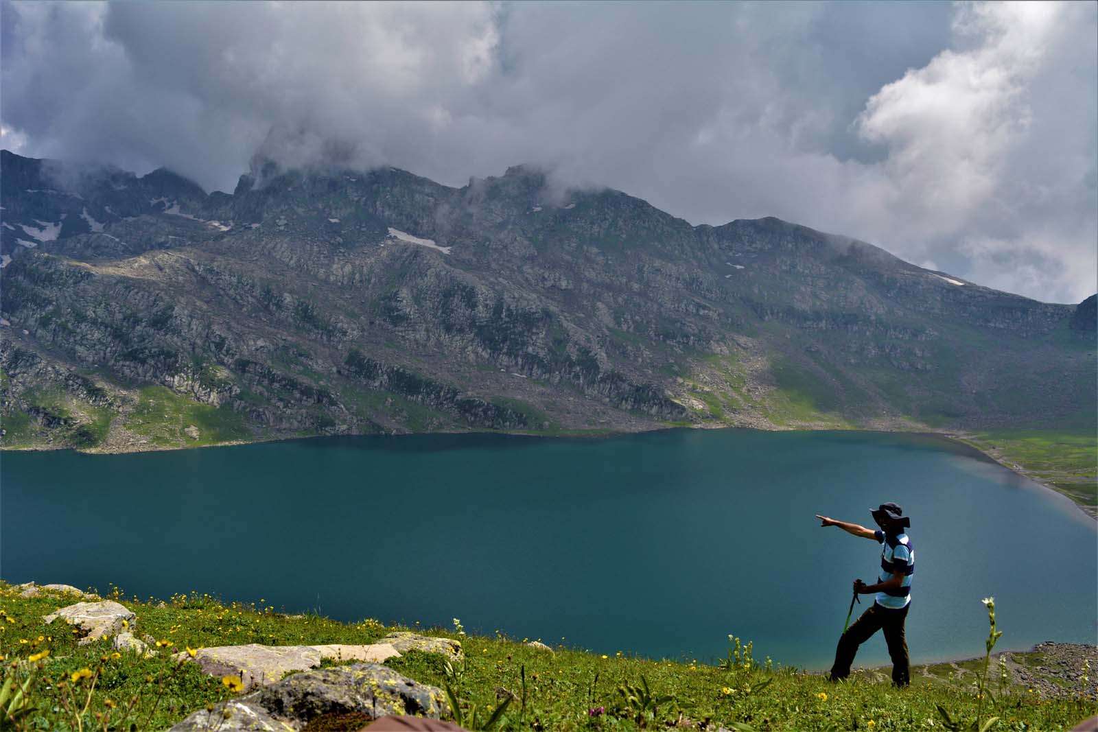Walk among the clouds as you admire beautiful lakes on the Tarsar Marsar trek