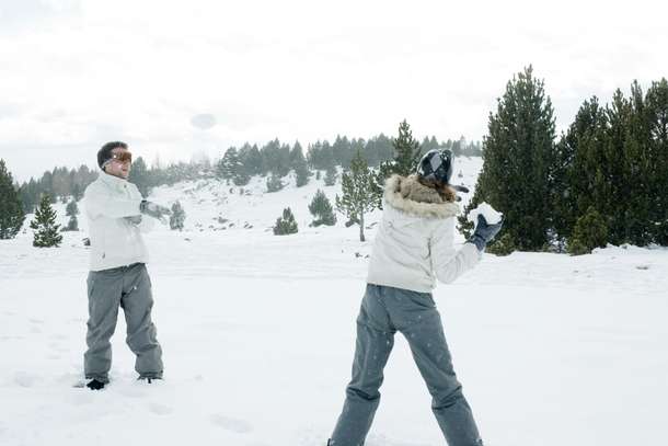 Couple enjoying in Kashmir