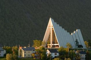 N1u0qu1m44wq21smqnousxve3ae8 arctic cathedral in tromsoe