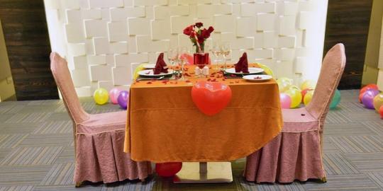 Candle Light Dinner In Mumbai Image