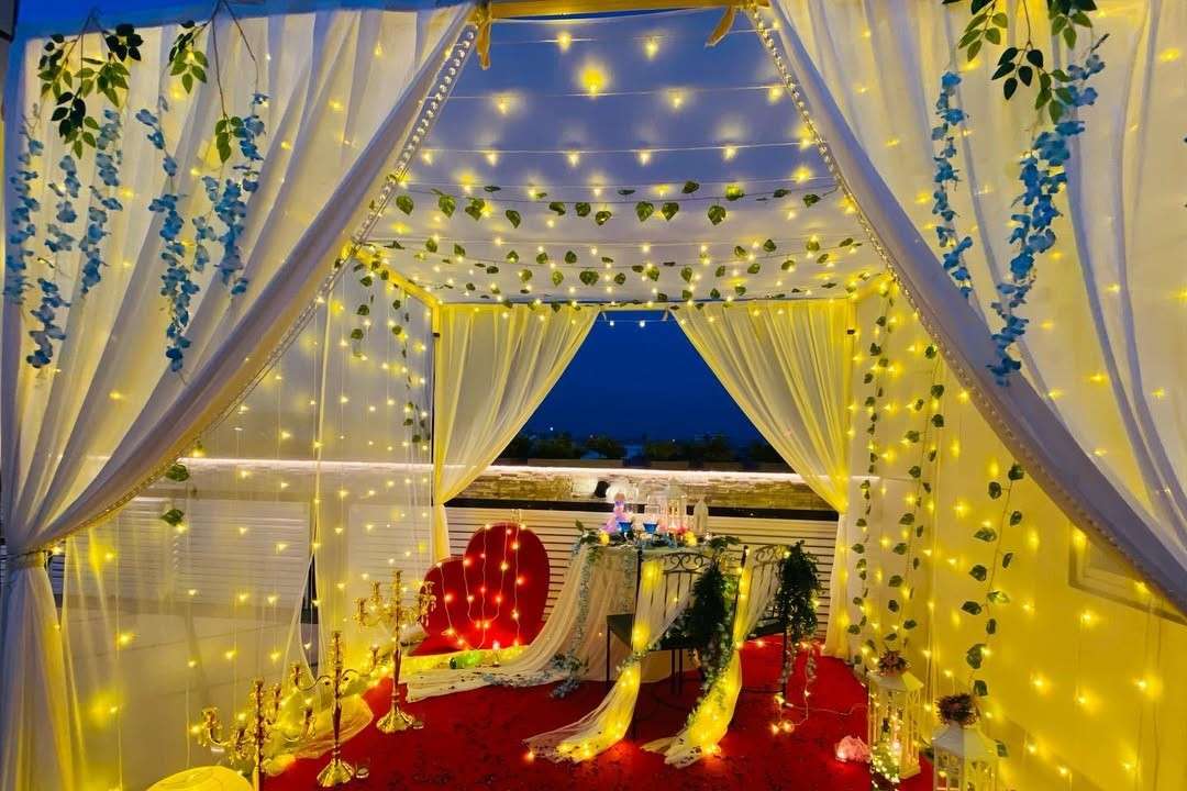 Go for a private candlelight dinner at Jaipur 